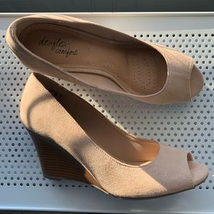 Dexflex Comfort Suede Peep Toe Wedges